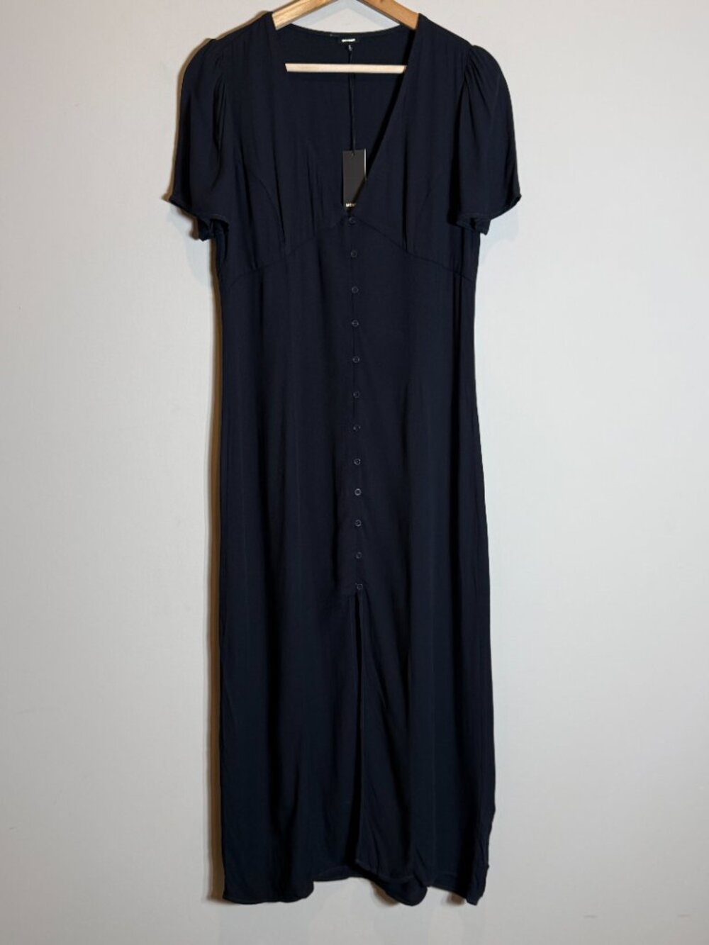 Monrow Revolve Crepe Button-Down Midi Dress Women's Small Black V-Neck Flowy NWT - Picture 6 of 13
